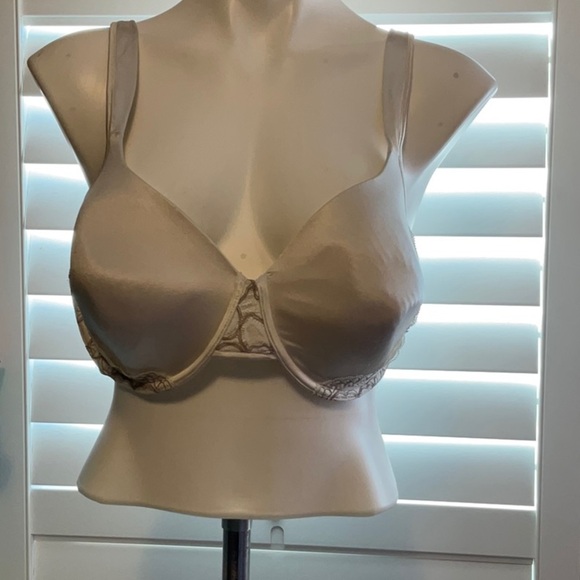 Playtex Cream Full Coverage Bra - Picture 1 of 5